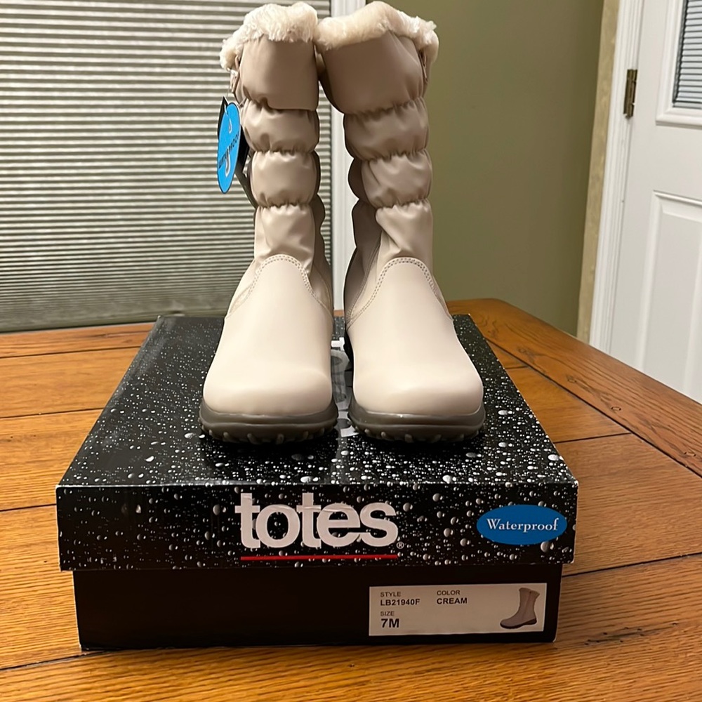 Totes Boots